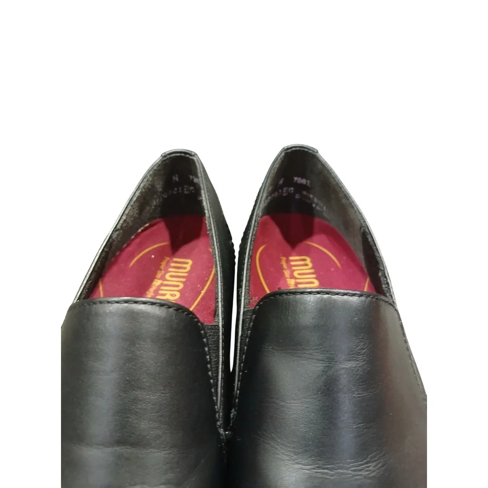 Munro American 7M Black Leather Slip On Block Heel Loafers Shoes Womens
